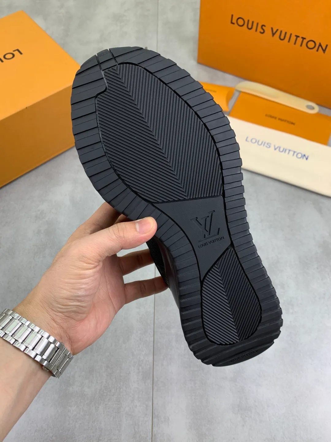Men's men's shoes P680 new style 💶[LOUIS VUITTON] (original order) new style 🍀LV Louis Vuitton * - top version of LV classic trendy shoes! Use imported original cowhide and water-dyed cowhide lining. The latest original wear-resistant TPU combination outsole! High quality products! Multiple colors available, code number: 38-44 (45 46 customized)